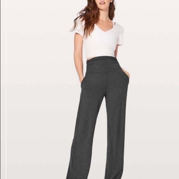lululemon athletica Pants - LULULEMON ATHLETICA Grey Take It Easy Pant Size 8